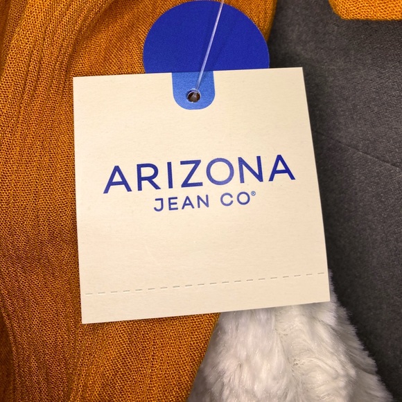 Women’s Burnt Orange over the shoulder top - Picture 5 of 6